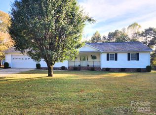 115 Three Oaks Ln, Statesville, NC 28677