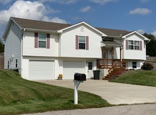 13117 Valley Dr N, Saint Joseph, MO 64505