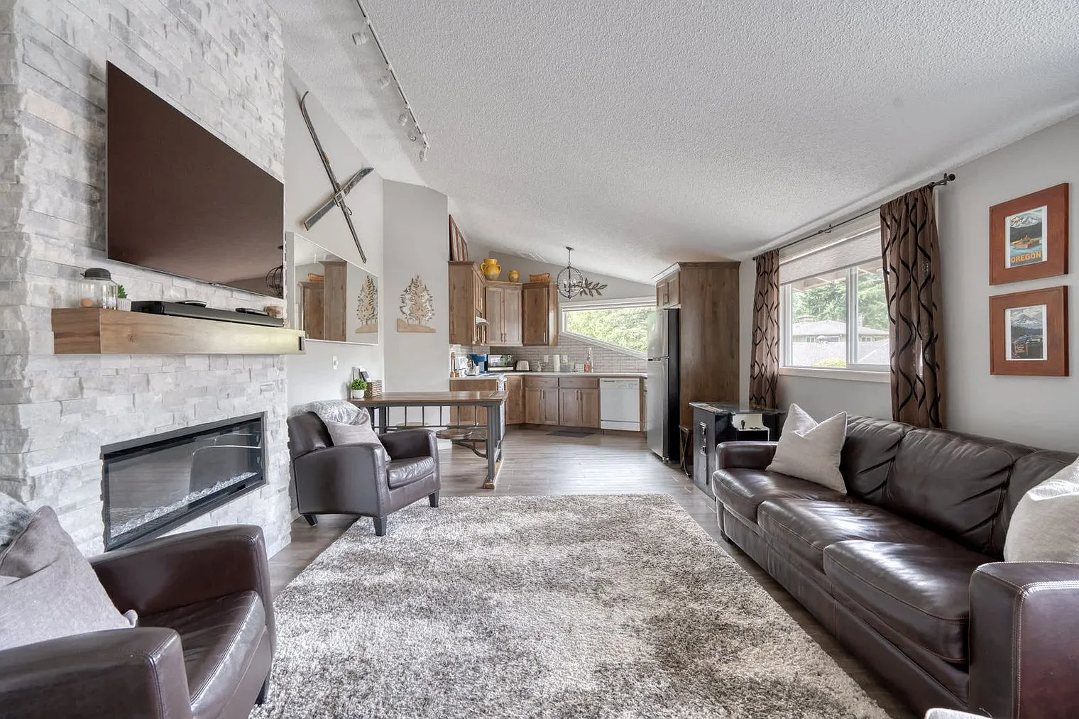 1 bed, 1.0 bath, 688 sqft, $3,304 — Photo 3