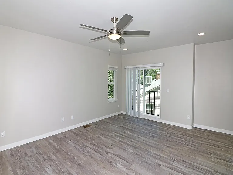 1030 Belford Ave — Photo 12