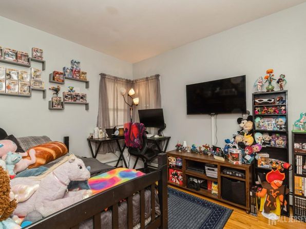 245 S Madison Ave, Dunellen, NJ 08812