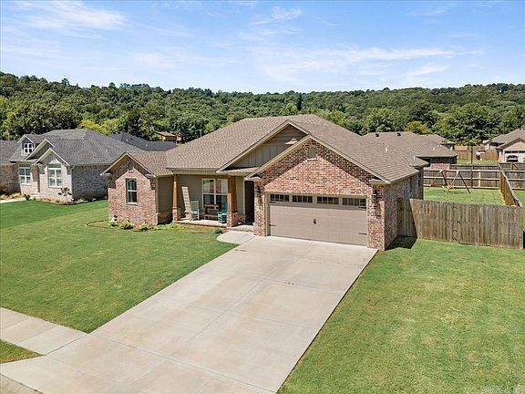 3rd image of 107 Promenade Cir