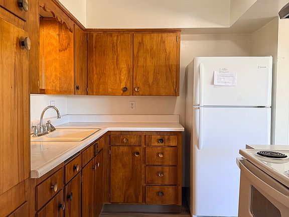 4th image of 539 W Crest Dr APT 6