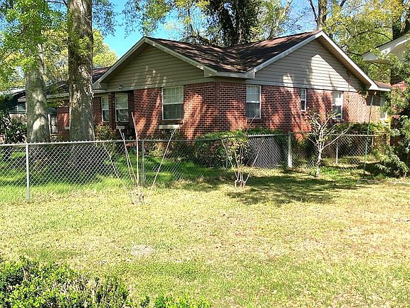 2nd image of 905 Delmar Dr