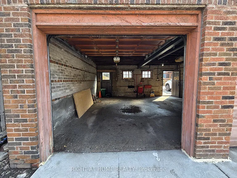 20 Teddington Park Ave #1 — Photo 37