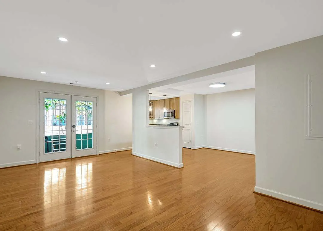 1 bed, 851 sqft, $2,300 — Photo 2