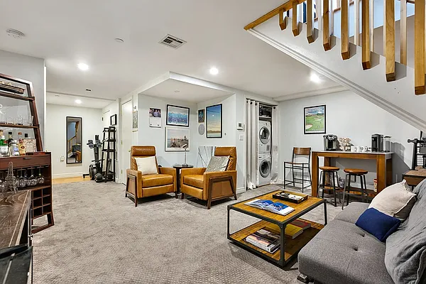 Sold by Bold New York | media 14