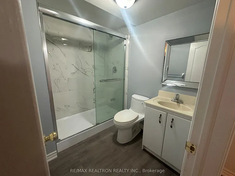 372 Mantle Ave #BASEMENT — Photo 10