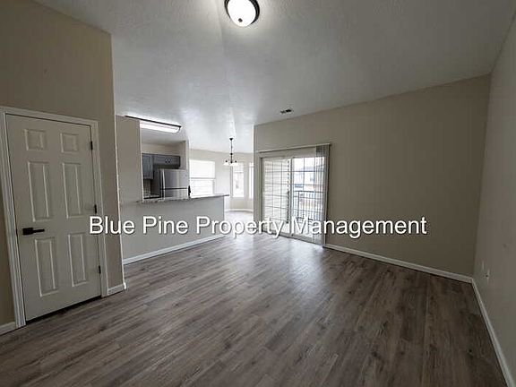 2nd image of 133 Clubhouse Cir #202