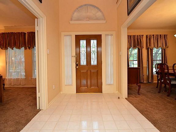High ceilings in the entryway