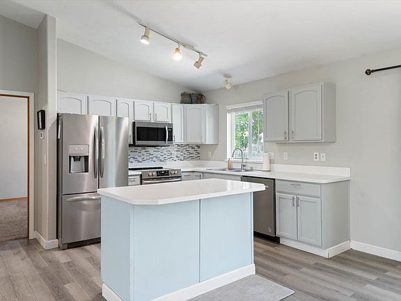 5th image of 8703 Heathrow Ct