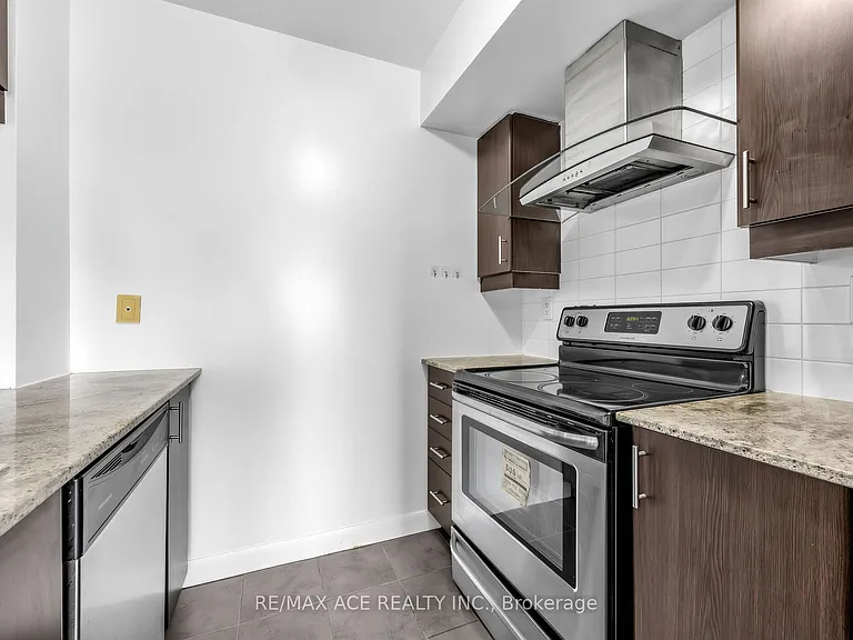 25 Town Centre Ct #808 — Photo 11