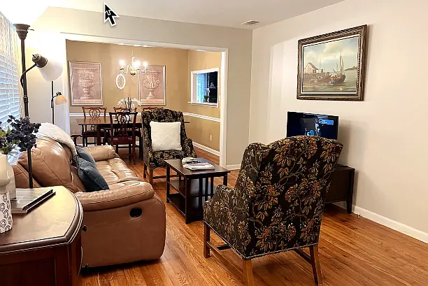 3 bed, 1482 sqft, $3,695 — Photo 3