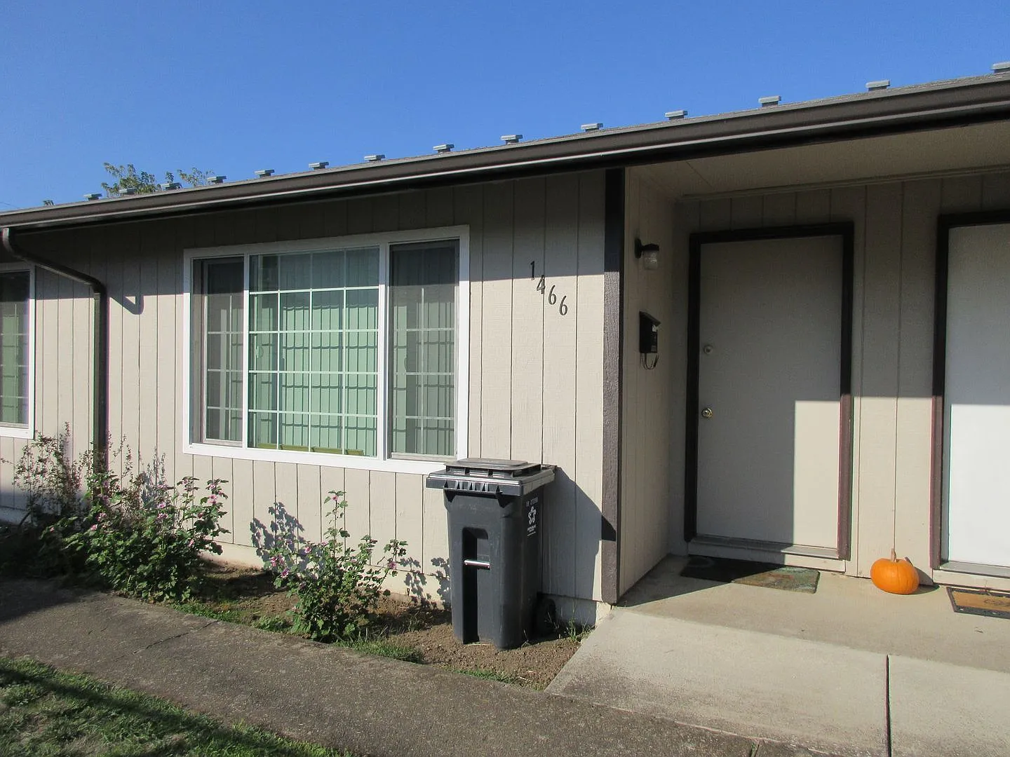 Updated, Spacious One Bedroom — Photo 1