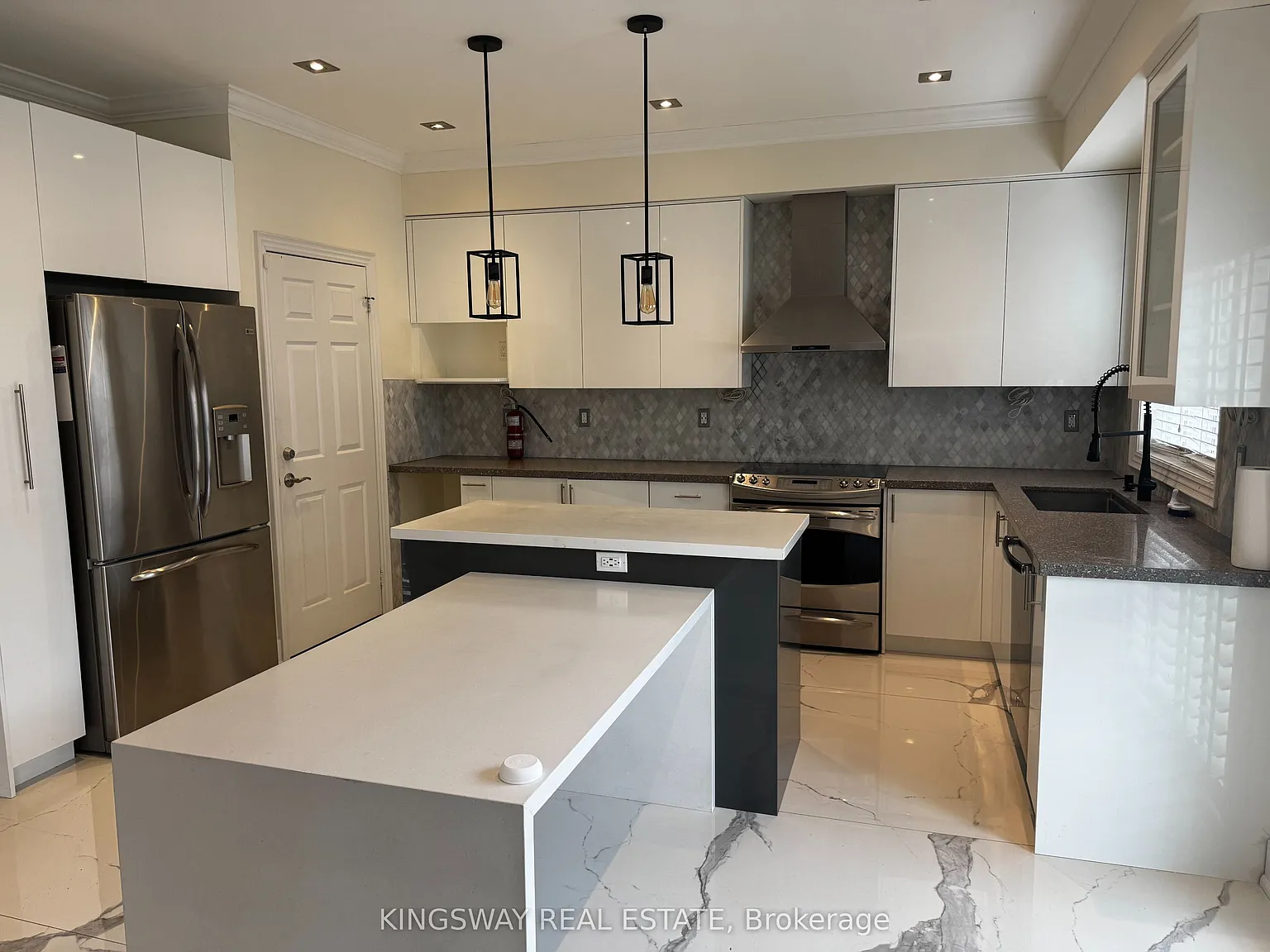 3 bed, $3,200 — Photo 4