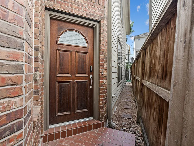 4223 Rose St — Photo 37