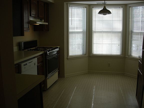 Eat-In Kitchen
