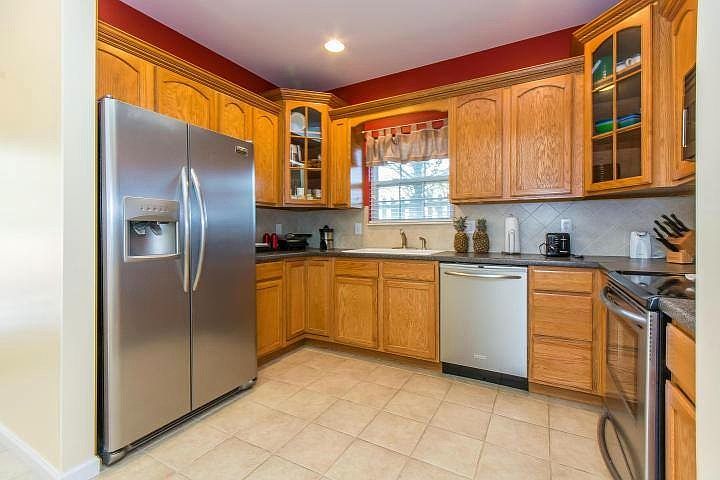 2nd image of 9905 Belmont Park Ln