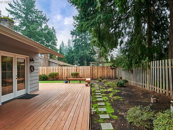 5th image of 1315 SE 35th Ave