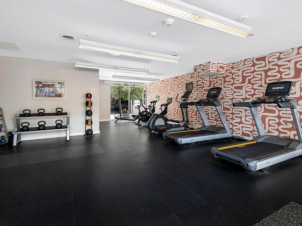 1st image of 534 W Barry Ave #14C