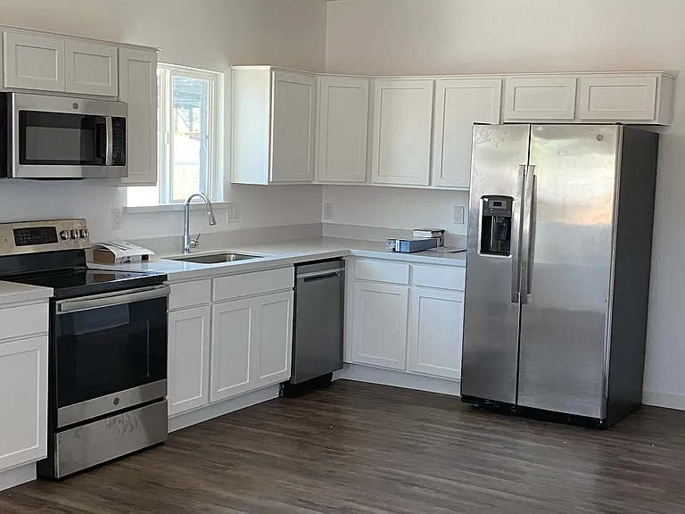1309 W Taylor St — Photo 4