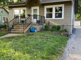 415 SE 3rd St #A, Lees Summit, MO 64063