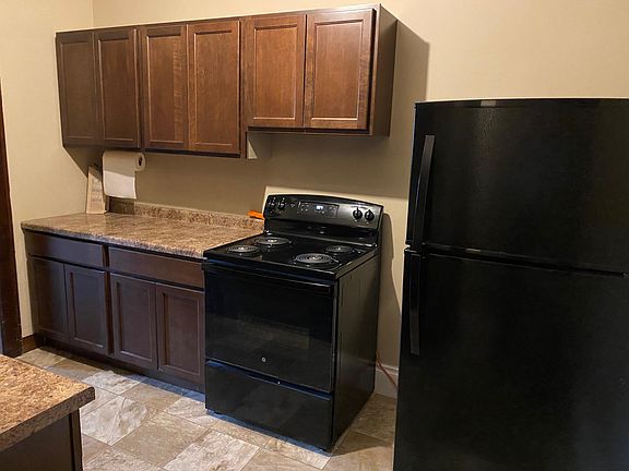 2nd image of 407 Ashmun St