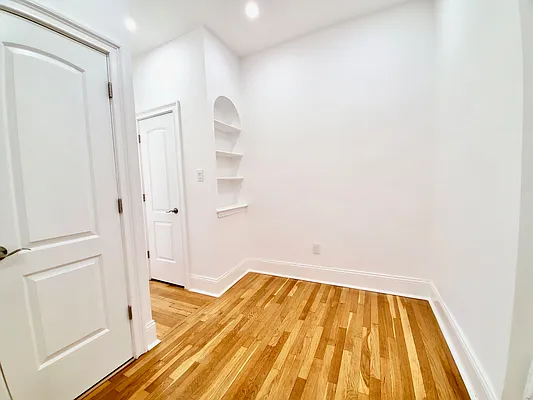Sold by Compass | media 14