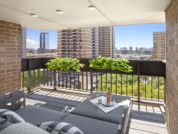 4th image of 80 Gold St #13D