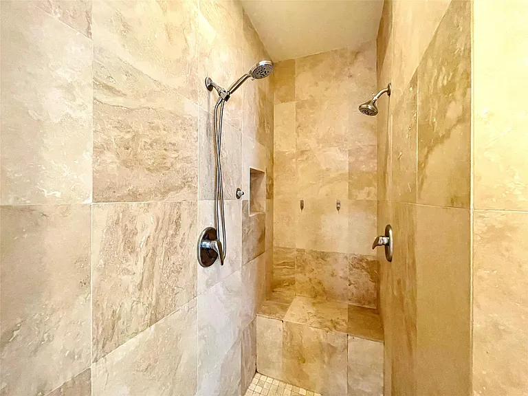 954 Patterson St — Photo 19