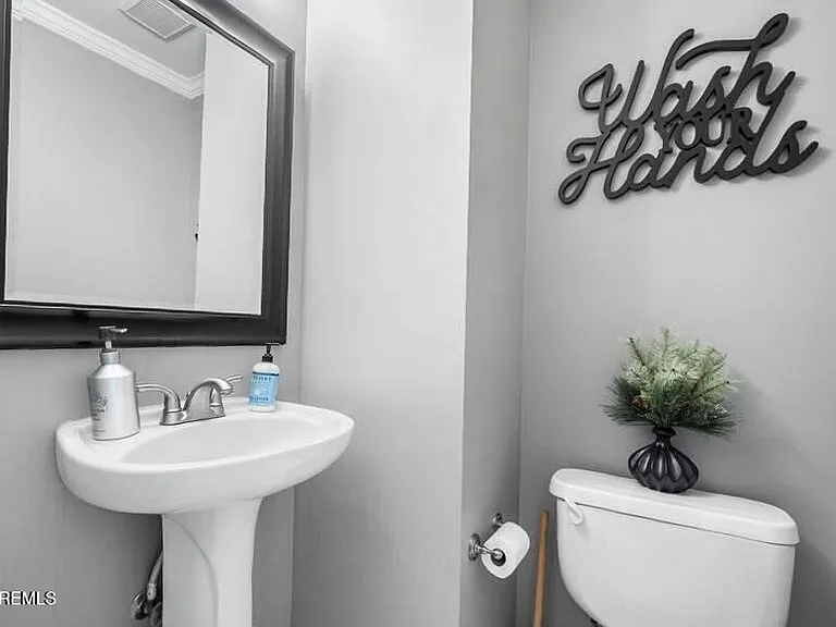 16 Carr Ln — Photo 8