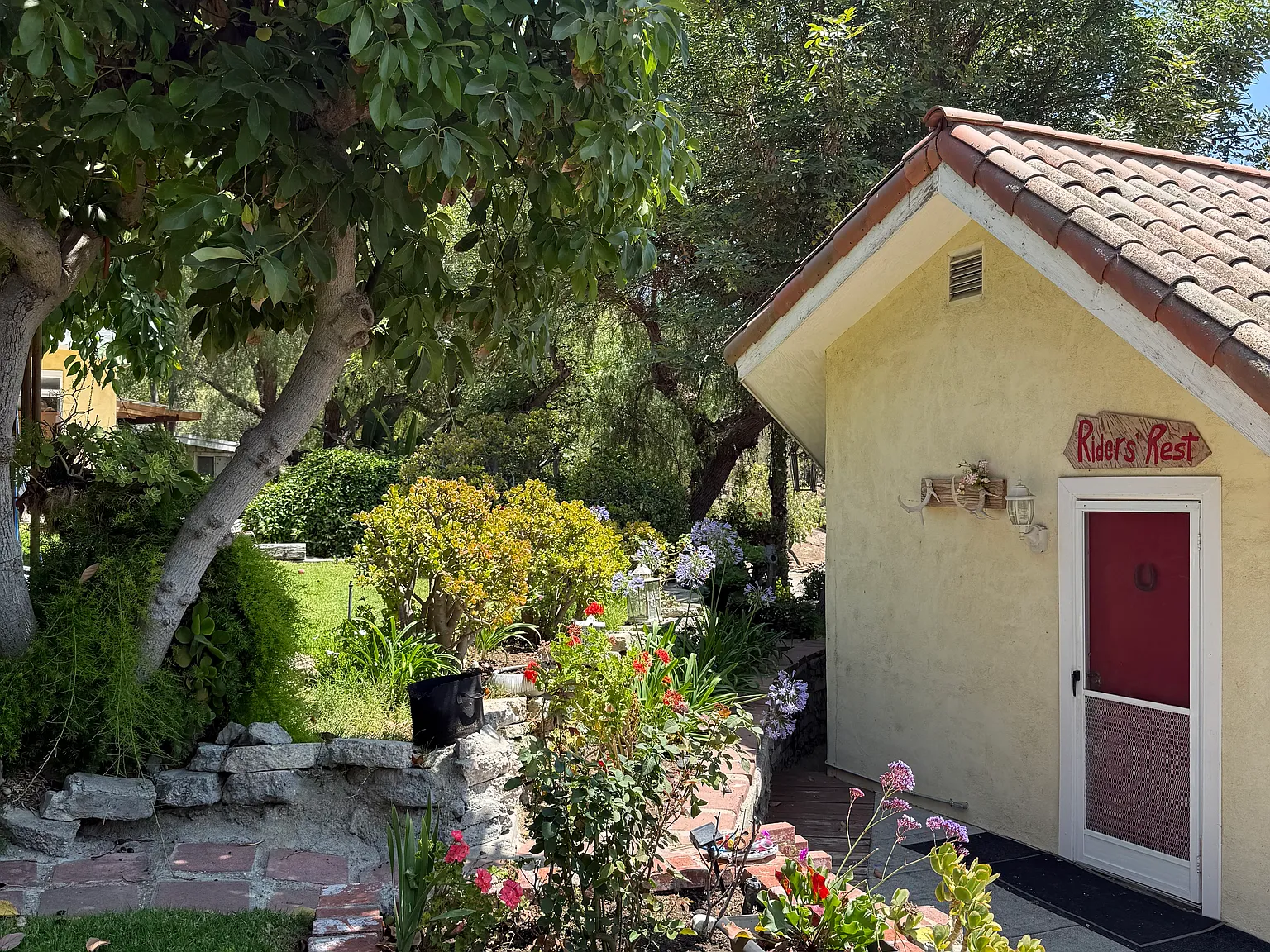 Studio, 450 sqft, $2,300 — Photo 2