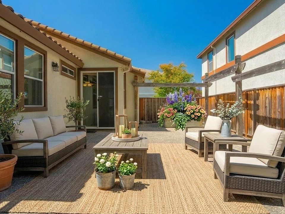 1st image of 509 Clearwater Oak Court