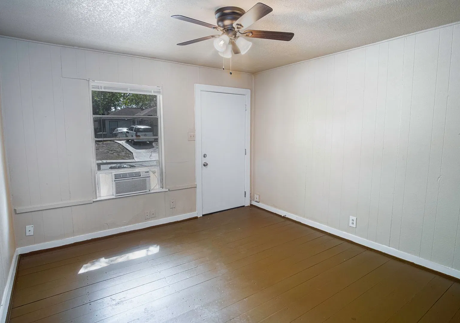 1319 Dawson — Photo 3