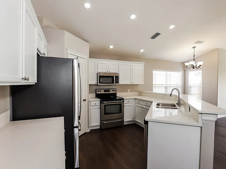 7858 Bristol Park Dr — Photo 8