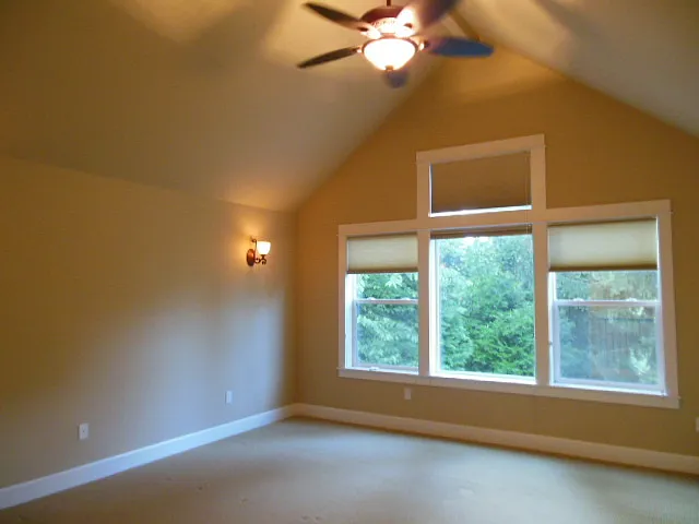 1119 Oak St — Photo 12