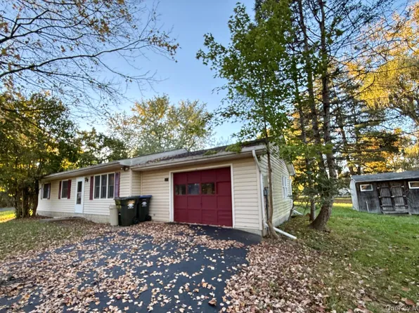 3 Edward Drive, Pine Bush, NY 12566