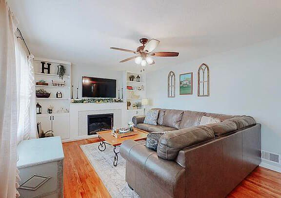 5th image of 1117 Eisenhower Drive