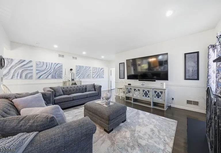 11 Rosewood Ln — Photo 15