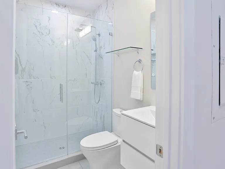 1819 Vernon St NW #2 — Photo 4