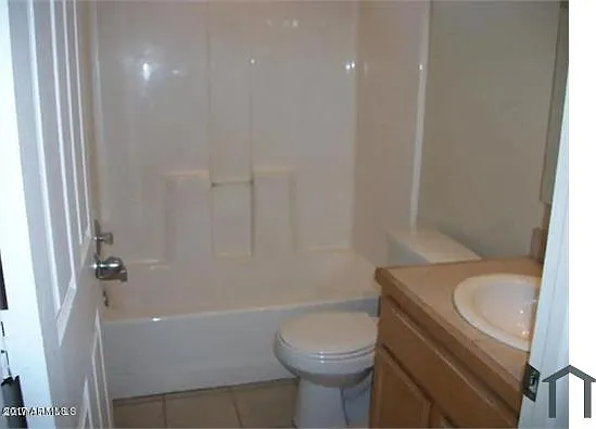 3 bed, $1,950 — Photo 2