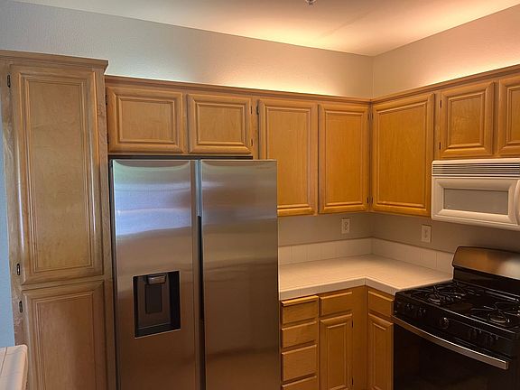 2nd image of 1011 Esparanza Way