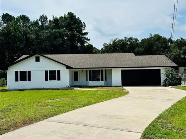 225 Glen Meadows Cir, Brunswick, GA 31523