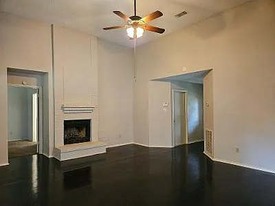 9122 Kirkleigh St — Photo 5