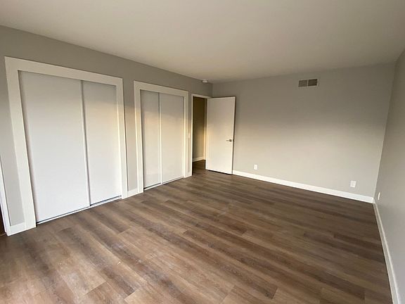 4th image of 702 W Avenue H6