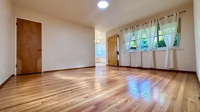 150 Laurel Ave — Photo 2