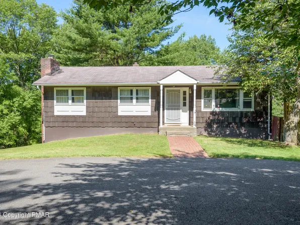 536 Rolling Pines Dr, Saylorsburg, PA 18353