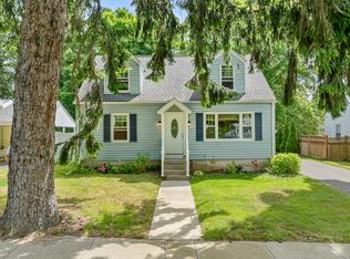 14 Evergreen Pl, Branford, CT 06405