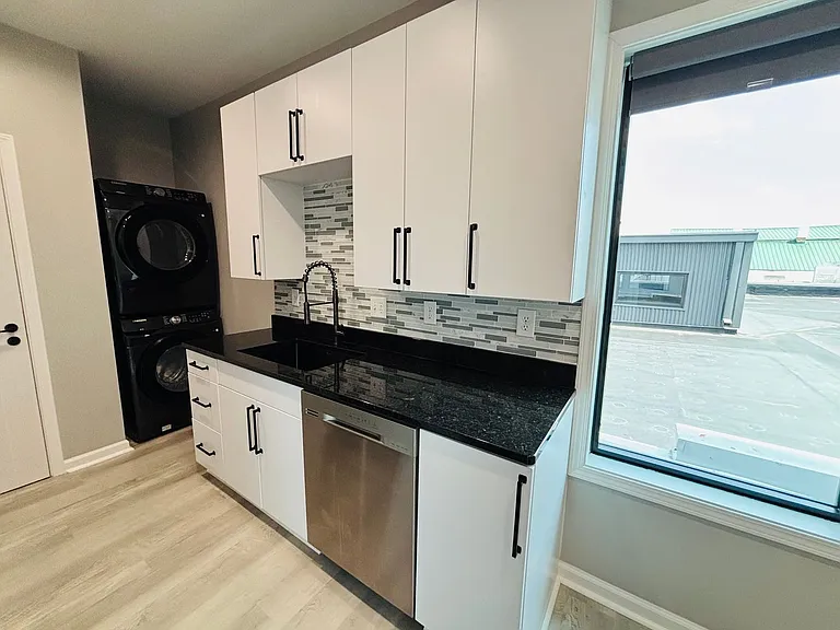 420B N Main St — Photo 6