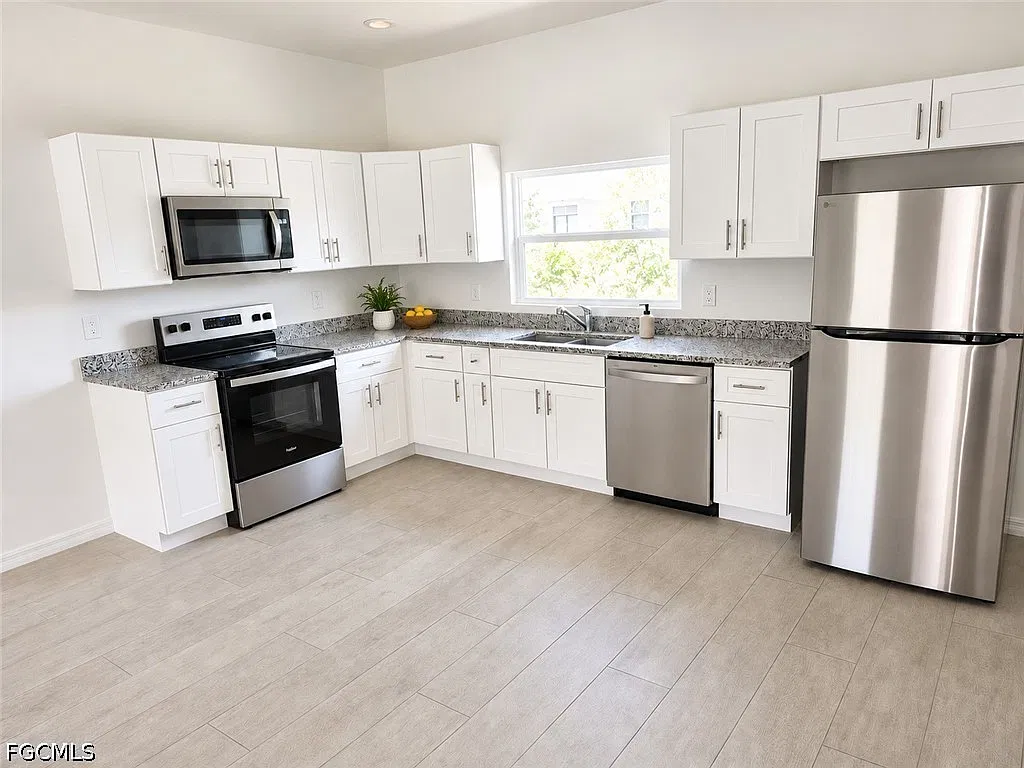 3 bed, 2.0 bath, 1147 sqft, $1,650 — Photo 2
